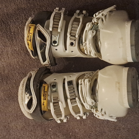 Women's Salomon DivineRS ski boots 6.5 (mondo23.5) - Picture 7 of 12